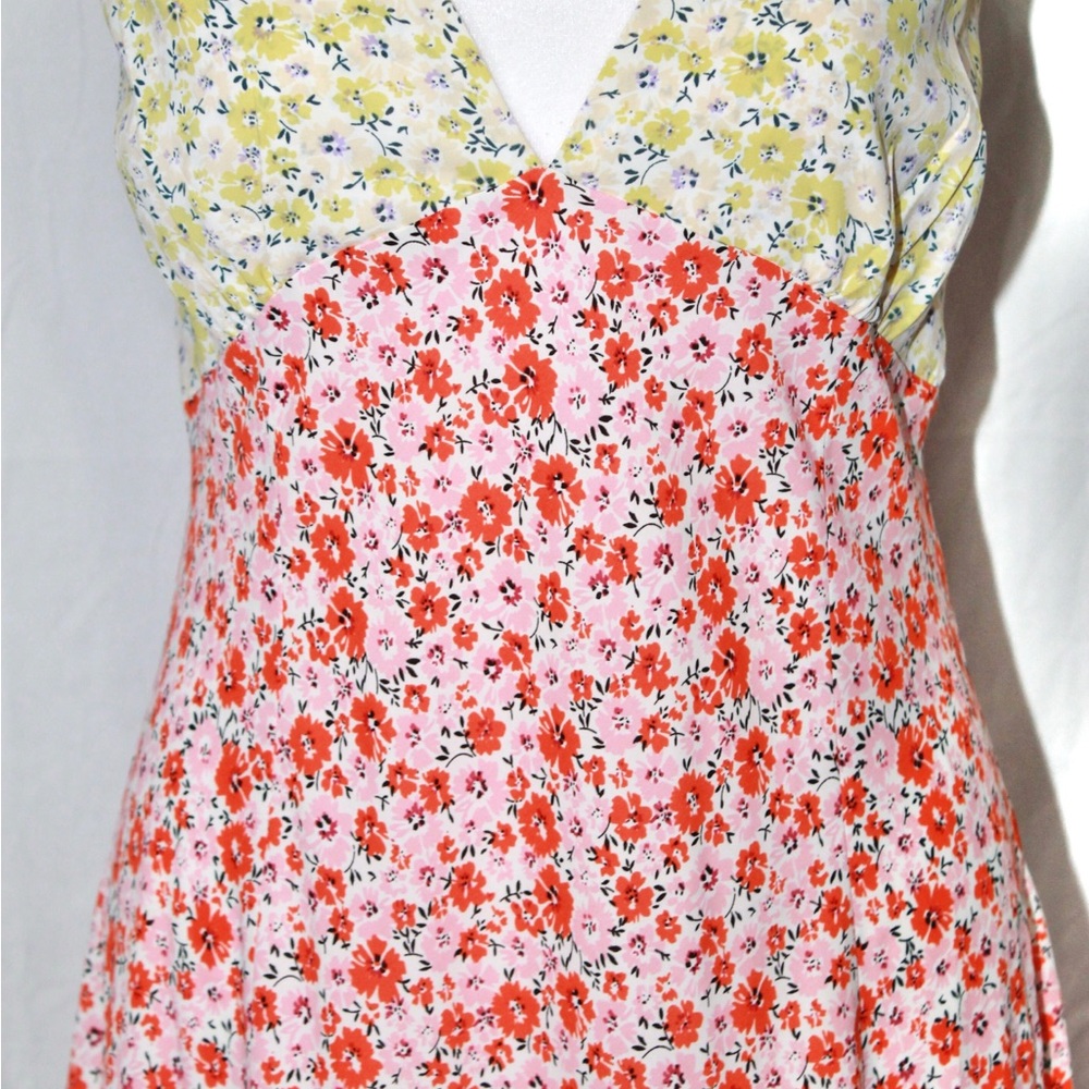Vrg Grl Floral V-Neck Maxi Dress in Pink and Cream - Picture 4 of 8